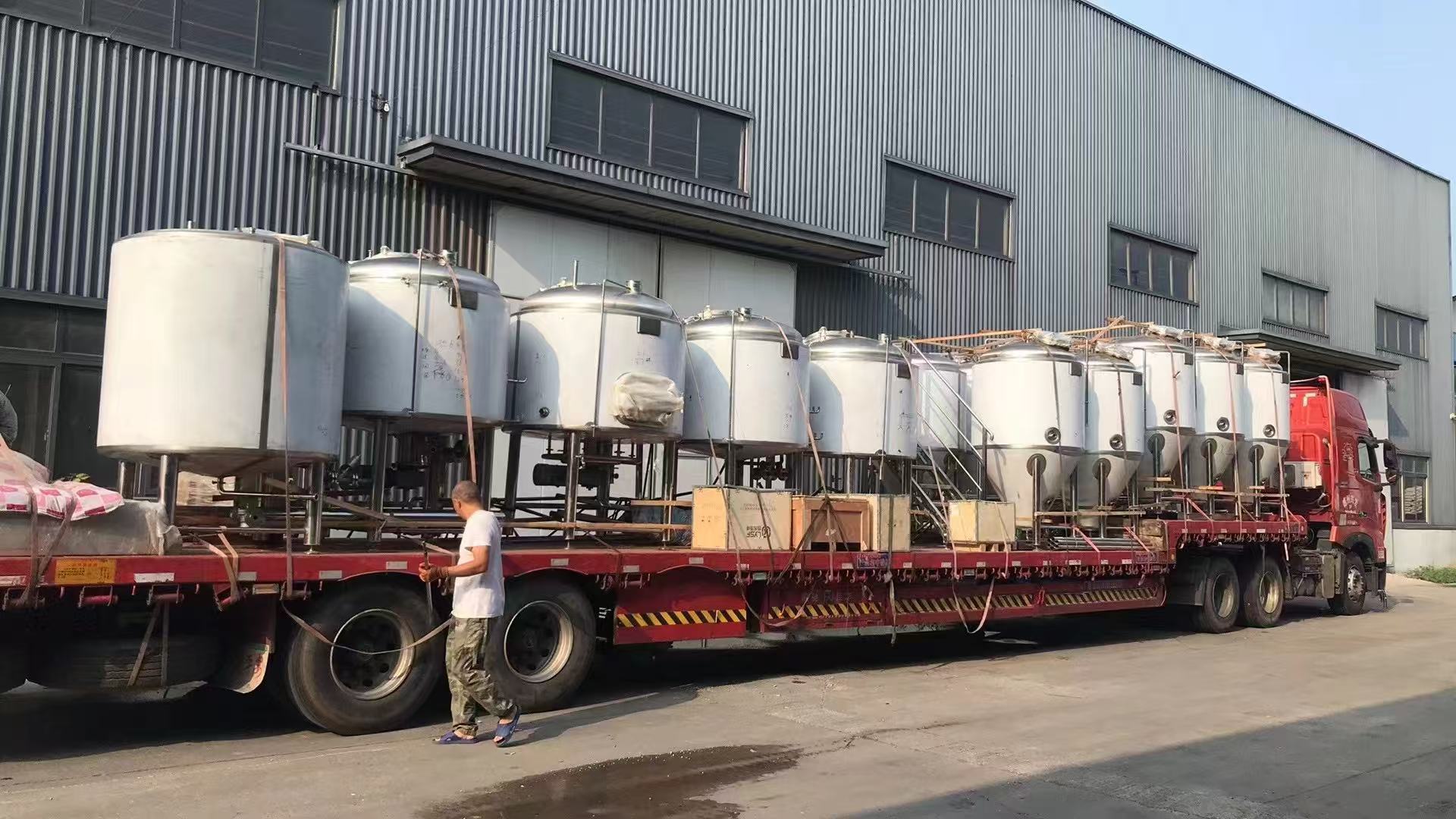 南雄精酿啤酒设备厂—中小型精酿啤酒厂提供服务